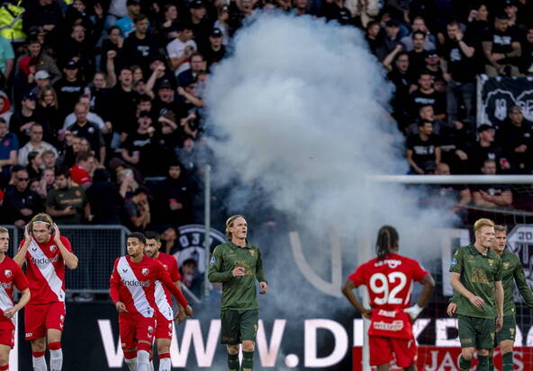 Un match interrompu à cause du comportement de supporters