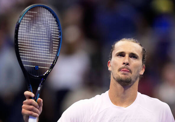 Zverev enchaîne une deuxième victoire en trois sets