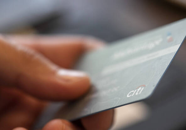 Le secteur financier et la police lancent « Pay Attent!on »