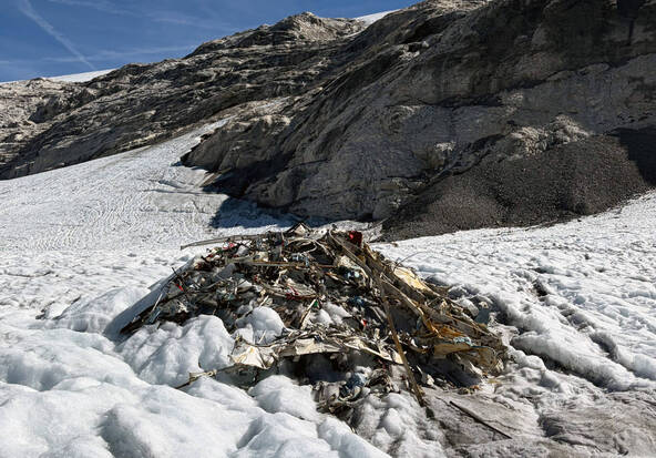 Débris d'un avion tombé en 1963 retrouvés sur un glacier uranais