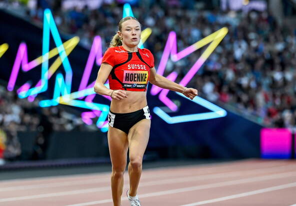 Hoenke 8e du 200 m, Mumenthaler sorti en demies