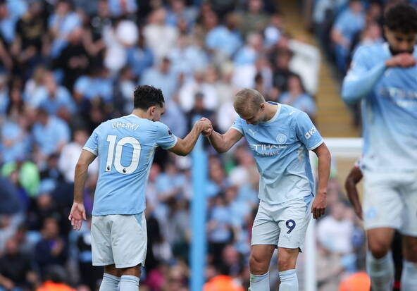 Man City bat Sunderland et prend la tête de la Premier League