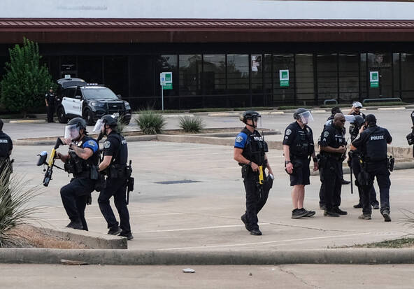 Un homme grièvement blessé par balle par l'ICE au Texas