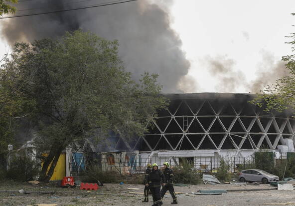 Ukraine: sept morts dans des frappes russes, transports visés