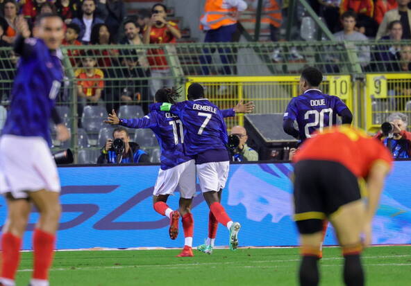La France gagne au bout du suspense, l'Italie s'impose en Turquie