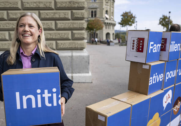 112'517 paraphes pour l'initiative sur le congé parental
