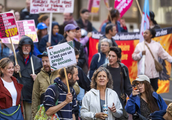 Environ 600 manifestants contre le projet de budget à Genève