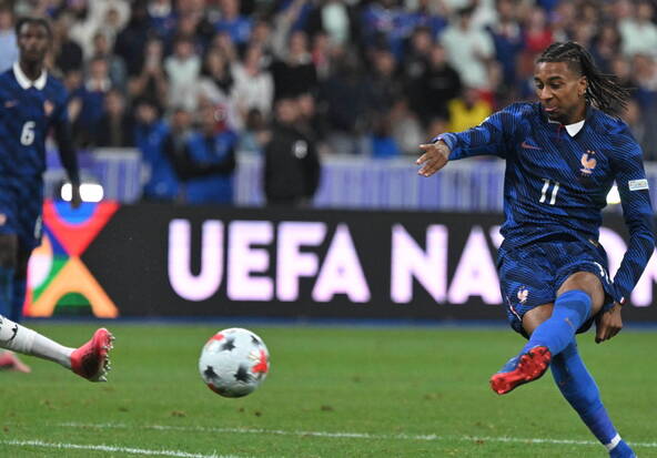 La France de Zidane renverse la Belgique, l'Italie bat la Turquie
