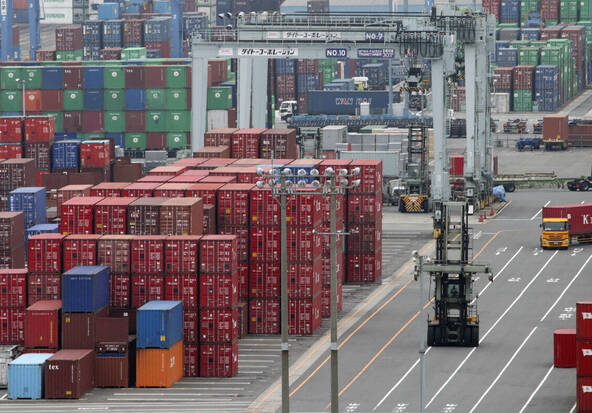 France: le déficit commercial s'amenuise en août