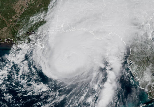L'ouragan Isaias touche terre en Floride