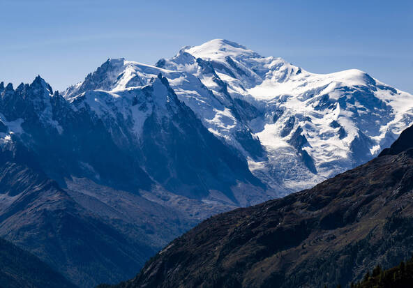 Le mont Blanc mesuré à 4807,47 mètres, 1,88 m de plus qu'en 2023
