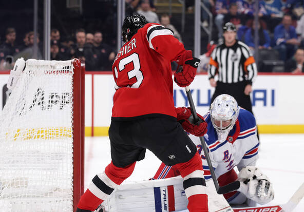 Les Devils écrasent les Rangers