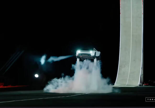 Le cabriolet volant de Tesla n'est pas un « aéronef », affirme la FAA