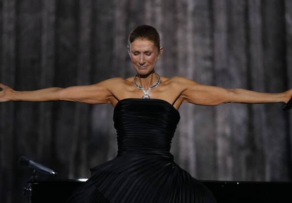 « Encore un soir »: Céline Dion entame son dernier concert parisien