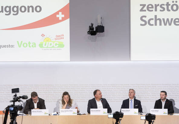 L'UDC se place seule contre tous dans sa campagne électorale