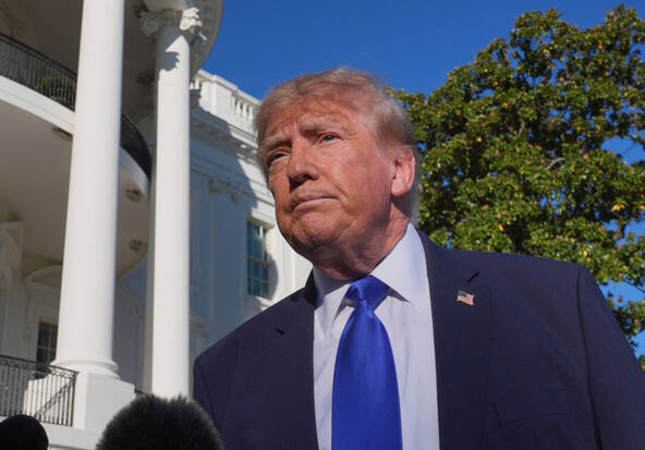 Trump dit que Musk a relancé son réseau Starlink pour l'Ukraine