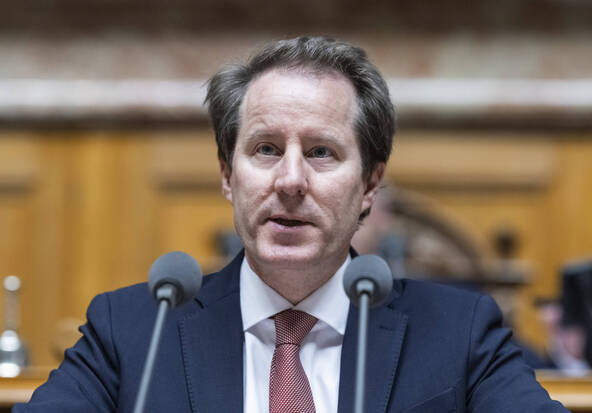 L'UDC zougoise présente Thomas Aeschi pour la succession Parmelin