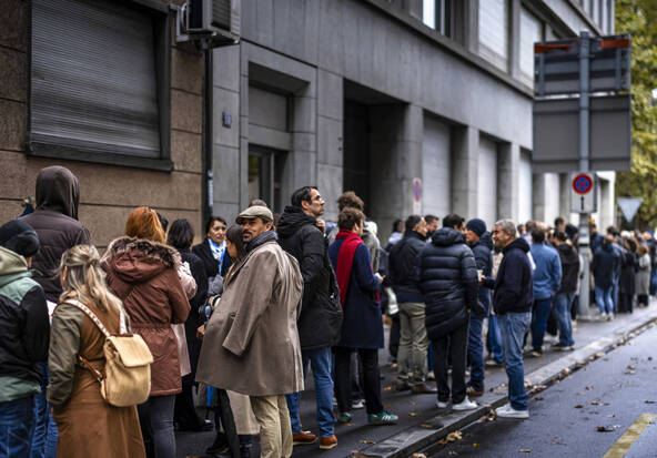 Elections au Brésil et en Serbie: longues files d'attente à Zurich