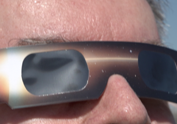 Éclipse solaire: ruée sur les lunettes de protection