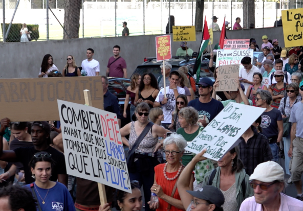 Manifestations à Genève et Lausanne contre l'inaction climatique