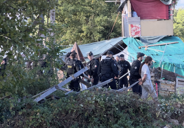 A412: la ZAD de Mésinges évacuée sous le regard d'élus impuissants