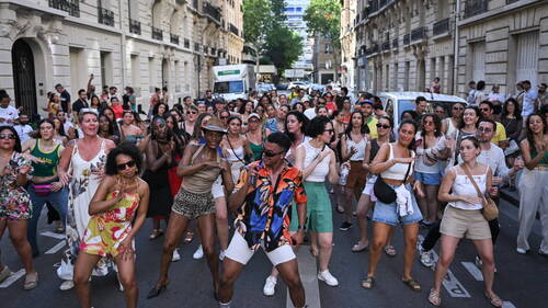 La France fête la musique sous une chaleur étouffante