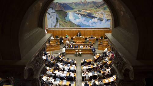 Nouvelle baisse des recettes des partis politiques en 2025
