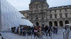 Le Louvre a rouvert mercredi, trois jours après le vol des bijoux