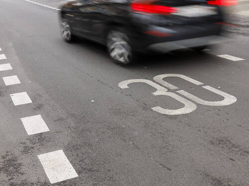 Une coalition veut soutenir en justice le 30 km/h