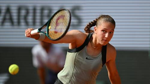 RG: Parry terrasse Anisimova, choc Osaka-Sabalenka en huitièmes