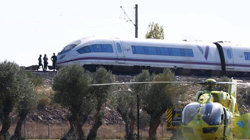 Collision de trains en Espagne: le bilan grimpe à 64 morts