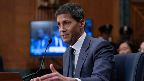 Kevin Warsh prend la tête de la banque centrale américaine