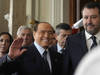 Silvio Berlusconi sort des soins intensifs, mais reste hospitalisé