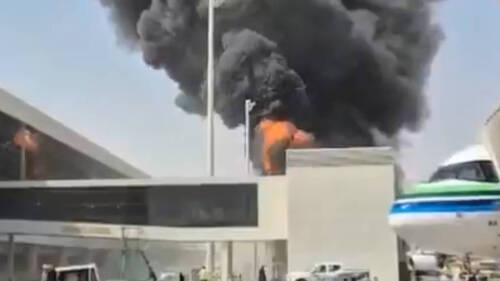Les Houthis revendiquent plusieurs frappes contre l'aéroport à Ryad