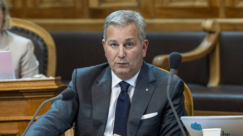 Exiger le casier judiciaire pour les demandes de permis de séjour