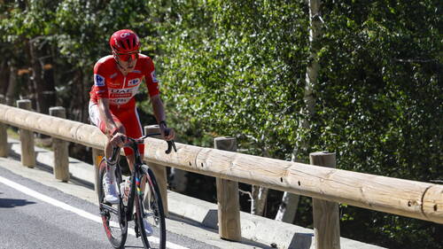 Tadej Pogacar assomme la Vuelta en Andorre