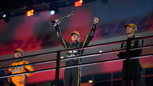 Verstappen s'impose à Las Vegas, devant Norris