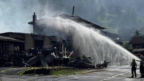 Menuiserie ravagée par le feu dans le village de Witerschwanden/UR