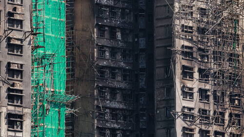 Incendie de Hong Kong: le gouvernement observe 3 minutes de silence