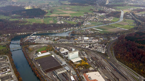 Un camion chute dans l'Aar depuis un pont près d'Olten (SO)