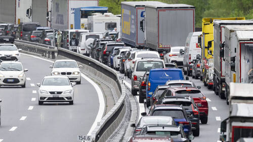 Le Parlement valide une taxe de transit à travers la Suisse