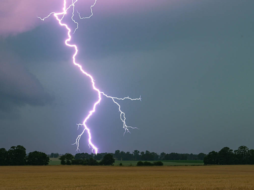 Violents orages à venir, surtout dans les Grisons et au Tessin