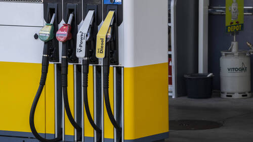 Le pétrole grimpe en l'absence de progrès sur le détroit d'Ormuz