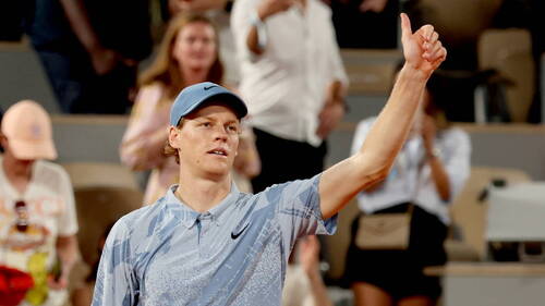 Entrée en lice maîtrisée pour Sinner à Roland-Garros