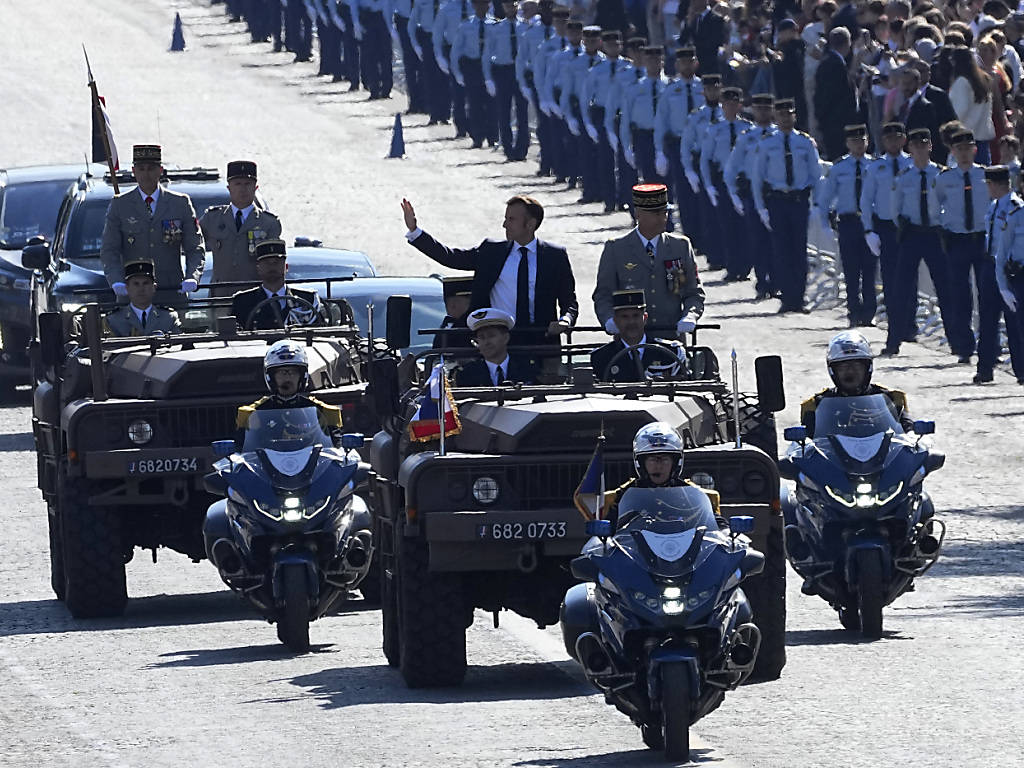 Défilé du 14Juillet dans une France hôte des JO et en crise