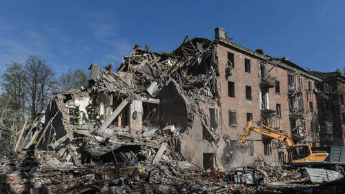 Ukraine: frappes meurtrières, Zelensky veut plus de sanctions