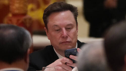 Procès OpenAI: Elon Musk reproche un "épouvantable précédent"
