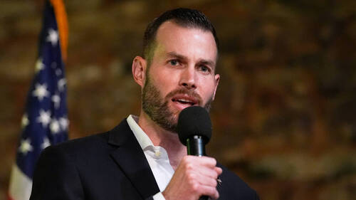 Congrès: un républicain succède à une ex-élue en rupture avec Trump