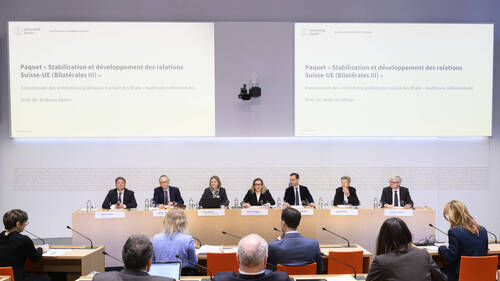 Accords avec l'UE: une commission demande la double majorité