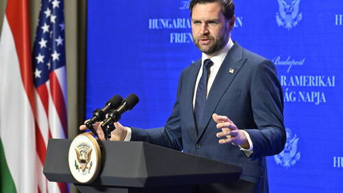 JD Vance vante aux Hongrois les mérites de Viktor Orban